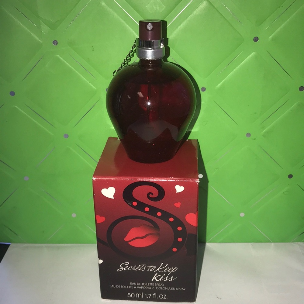 Avon Secret 🤫 to keep kiss 💋